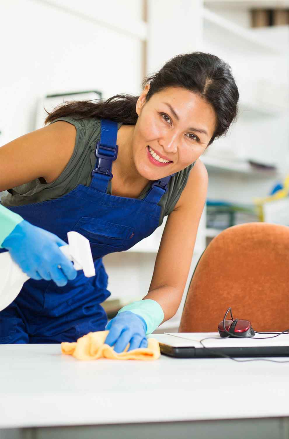 https://yycclean.ca/wp-content/uploads/2025/07/image_02_testimonials.jpg